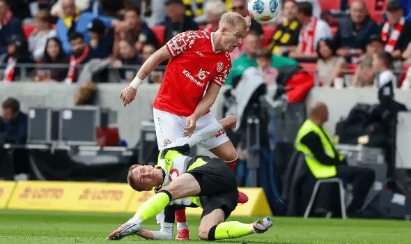 德甲：勒沃库森 VS 美因茨