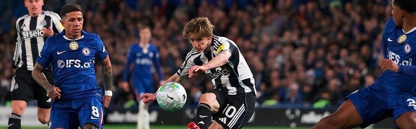 曼联中场新核浮现！卡塞米罗钦点同胞，红魔挖角纽卡斯尔双星