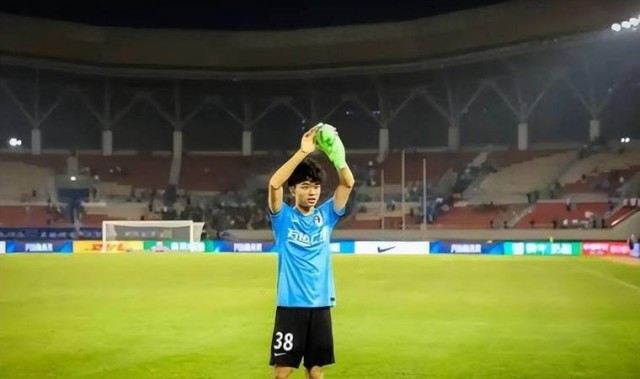 拒德甲3000万！高准翼重伤，泰山05后临危救场显豪门底气