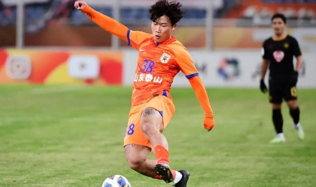 谢文能在3月29日晚上20点官宣留洋！德甲多特成功引进他入队，却被辟谣是假消息