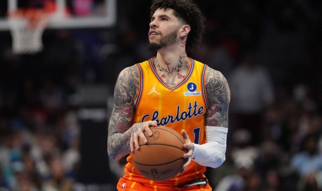 克努佩尔26+11+8三球22分 布伦森26分黄蜂胜尼克斯