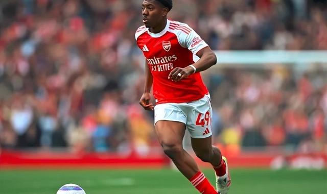 卢克肖接班人浮现！曼联锁定阿森纳全能后卫，枪手或为平账放人