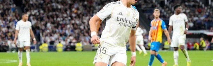 3-4爆冷出局！皇马三线溃败+联赛绝望，西甲死磕巴萨，换帅提上日程