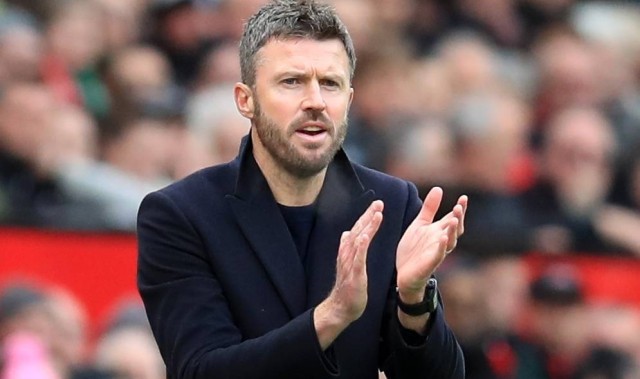 马奎尔降薪续约曼联：从8700万标王到12万周薪，他用忠诚赢下尊重