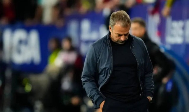 巴萨主帅与球员矛盾激化：比赛态度遭批评 战术方案引争议