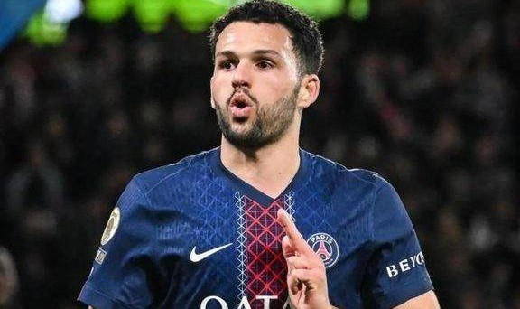 法甲巴黎经欧冠鏖战后战梅斯，30完胜登顶，朗斯能反超吗？