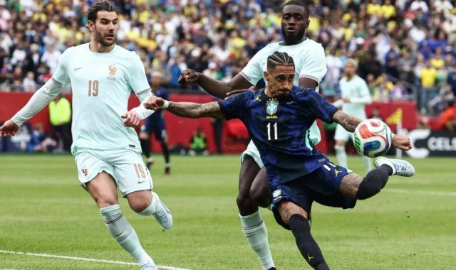 拉菲尼亚伤停五周成巴萨重大损失，赛前带伤出战自负其责